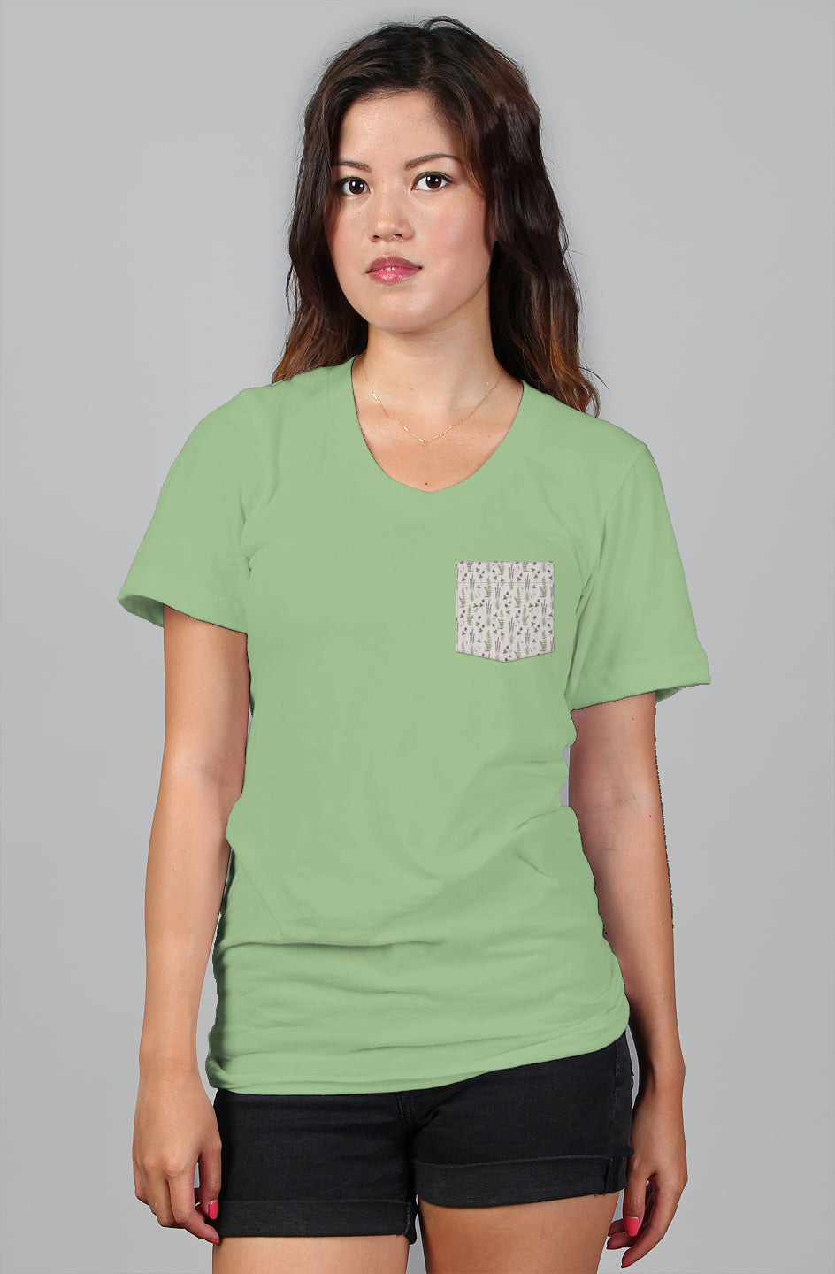 womens relaxed t shirt lavender/clover pocket