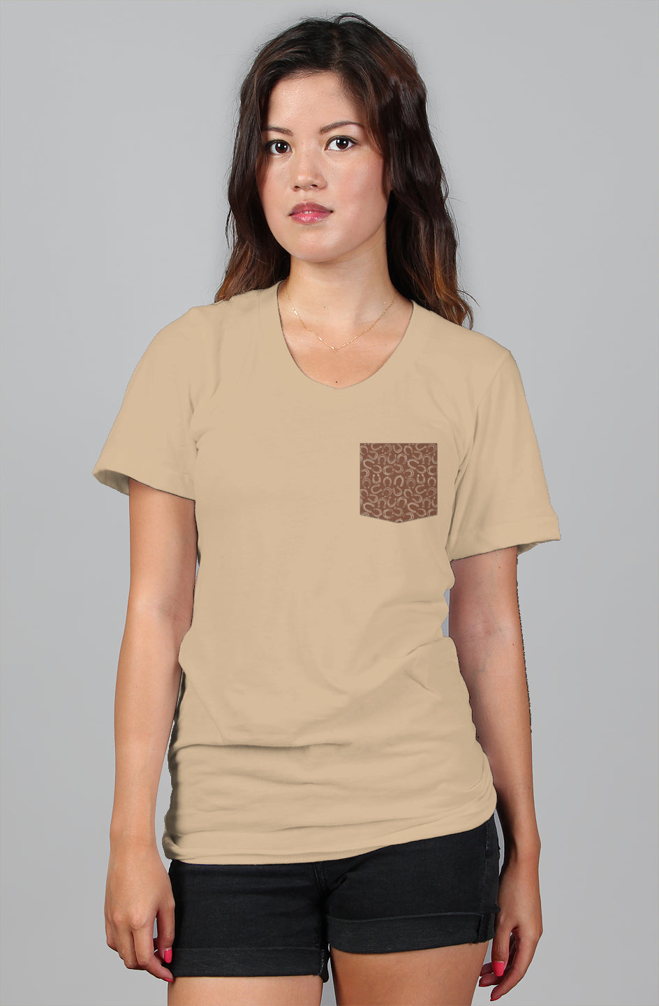 womens relaxed sand t shirt horseshoe pocket